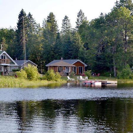 Les 4 Chalets - Le 605 Lac-Saint-Paul Buitenkant foto