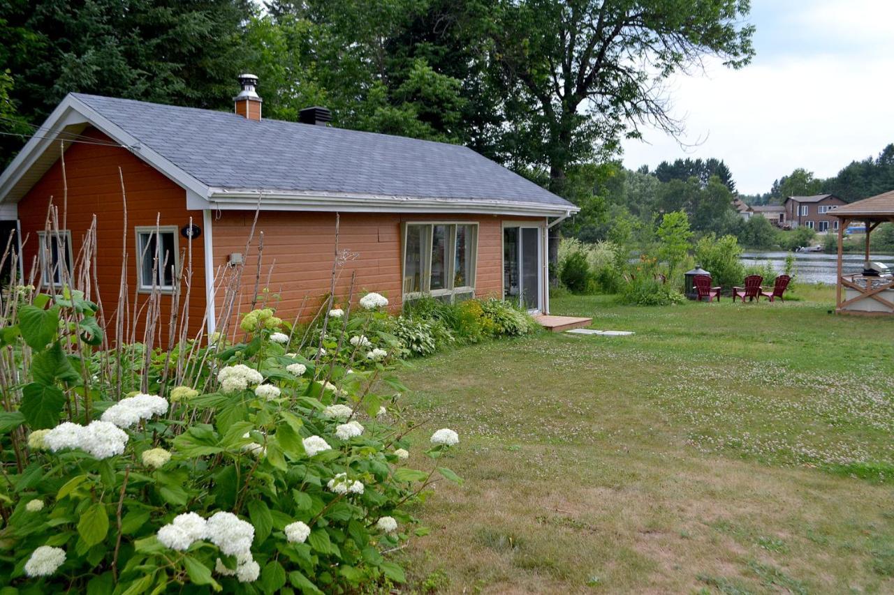 Les 4 Chalets - Le 605 Lac-Saint-Paul Buitenkant foto