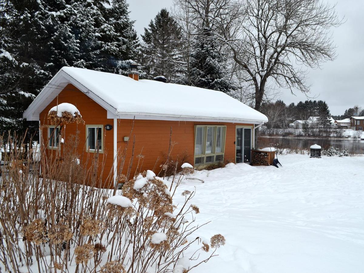 Les 4 Chalets - Le 605 Lac-Saint-Paul Buitenkant foto