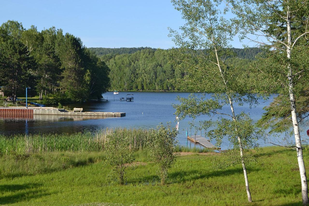 Les 4 Chalets - Le 605 Lac-Saint-Paul Buitenkant foto